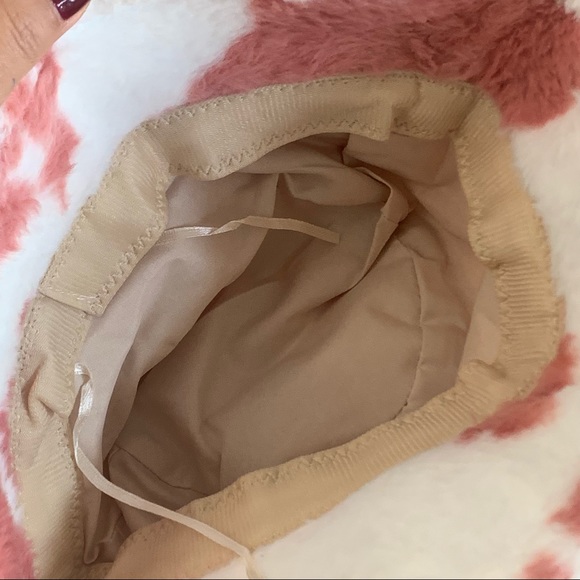 Pink white cow print bucket hat ( fur fluffy) - Picture 6 of 7